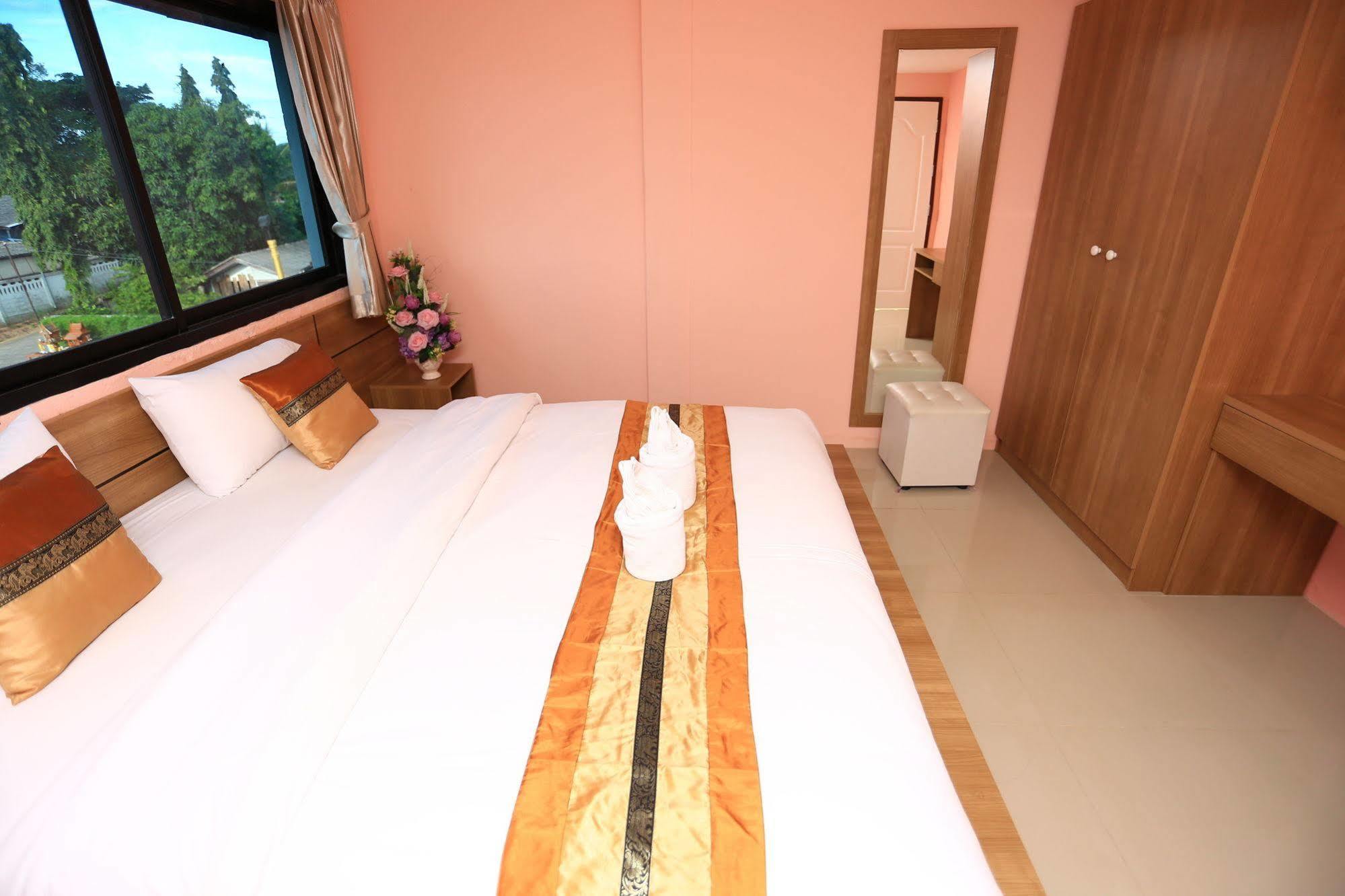 Airbest Gemtree Lampang Hotel Exteriör bild